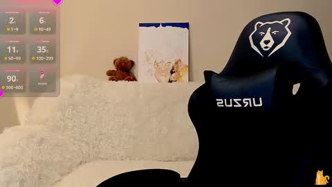 hi glad to chat online show from November 18, 6:34 pm