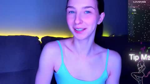 Hello My name is Helene NTMU  Finger up if u like what u see online show from March 11, 2:34 pm