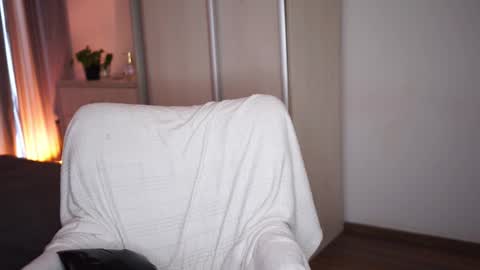 Snapshot of notamericanpie23 chatting on March 28, 7:52 am Tina online show from March 28, 7:52 am