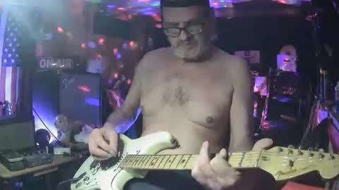 Snapshot of notflamingfart chatting on November 30, 3:54 am notflamingfart online show from November 30, 3:54 am