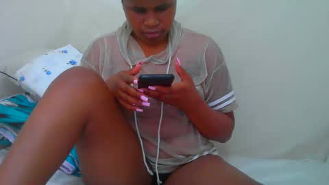 Snapshot of notoy1 chatting on October 1, 12:55 pm notoy1 online show from October 1, 12:55 pm