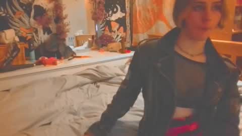 Lucy online show from October 24, 2:30 am