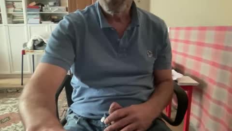 Snapshot of noux69 chatting on May 4, 3:19 pm noux69 online show from May 4, 3:19 pm