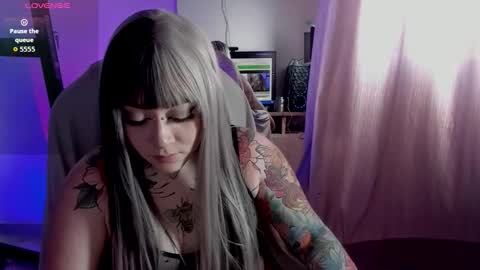 Snapshot of nova_gara chatting on October 27, 7:07 pm  s online show from October 27, 7:07 pm