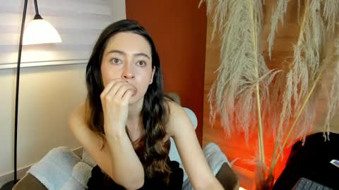 nova_grey__ online show from June 4, 1:06 pm