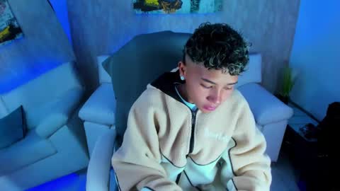 Snapshot of nova_sex1 chatting on November 8, 5:40 am nova online show from November 8, 5:40 am