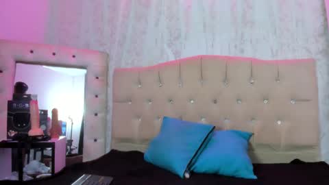 Snapshot of nova_sex1 chatting on November 18, 4:50 am nova online show from November 18, 4:50 am