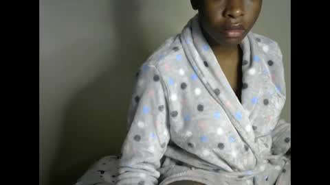 novaah online show from November 30, 3:10 am