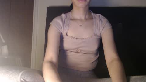 Snapshot of novafrey chatting on January 22, 1:31 am Olivia online show from January 22, 1:31 am