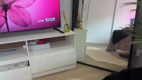 Snapshot of novamills chatting on February 3, 12:09 am Nova Mills online show from February 3, 12:09 am