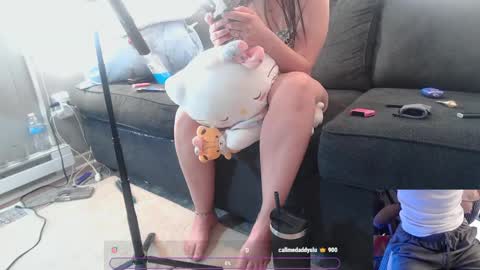 Snapshot of novanautiesxxx chatting on May 18, 10:37 pm LucidXotix online show from May 18, 10:37 pm