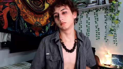 Snapshot of noynxz chatting on March 20, 2:49 am maxie online show from March 20, 2:49 am