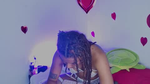 Snapshot of nude2557940 chatting on February 18, 4:25 pm Channel Cox online show from February 18, 4:25 pm