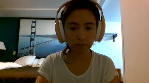 Snapshot of nudecosmetics chatting on October 21, 5:19 am Gigi Bloom online show from October 21, 5:19 am