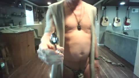 Snapshot of nudistguy194549 chatting on April 19, 10:01 pm Nudistguy online show from April 19, 10:01 pm