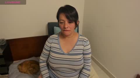 Snapshot of nuit_rose chatting on January 22, 4:55 am nuit_rose online show from January 22, 4:55 am