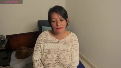 Snapshot of nuit_rose chatting on February 4, 4:48 am nuit_rose online show from February 4, 4:48 am