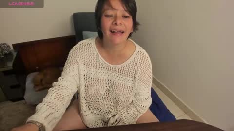 Snapshot of nuit_rose chatting on February 4, 7:51 am nuit_rose online show from February 4, 7:51 am