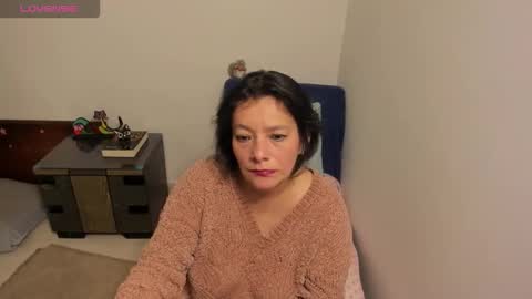 Snapshot of nuit_rose chatting on September 12, 2:22 am nuit_rose online show from September 12, 2:22 am