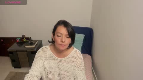 Snapshot of nuit_rose chatting on October 8, 1:58 am nuit_rose online show from October 8, 1:58 am