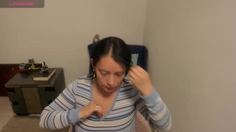 Snapshot of nuit_rose chatting on October 13, 2:00 am nuit_rose online show from October 13, 2:00 am