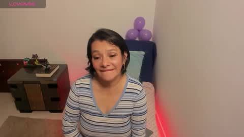 nuit_rose online show from November 5, 2:11 am