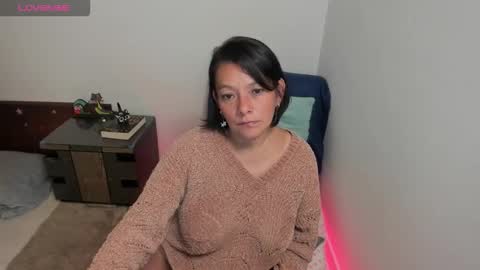 nuit_rose online show from November 14, 2:21 am