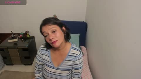 nuit_rose online show from December 5, 2:42 am