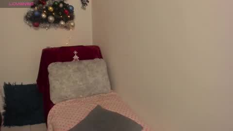 nuit_rose online show from December 22, 2:30 am