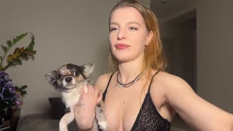 nura_foxx online show from February 8, 12:47 am