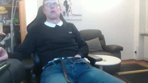 nursefan online show from January 6, 7:17 pm