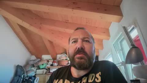 Snapshot of nutelloso79 chatting on October 28, 7:23 am Nutelloso online show from October 28, 7:23 am