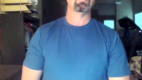 nvrenuff1979 online show from May 12, 11:29 am