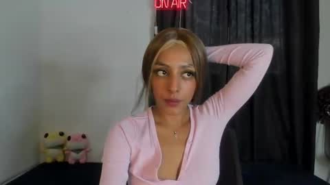 Snapshot of nya_brown chatting on July 18, 9:40 pm Nya online show from July 18, 9:40 pm