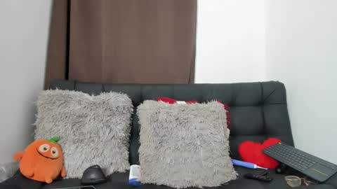 Nia online show from December 11, 6:04 am