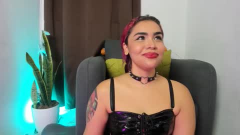 Nia online show from October 6, 12:30 am