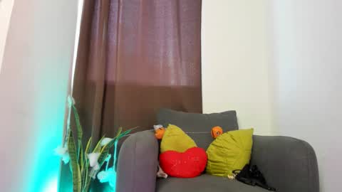 Nia online show from November 1, 10:01 pm