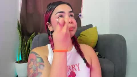 Nia online show from March 28, 6:51 pm