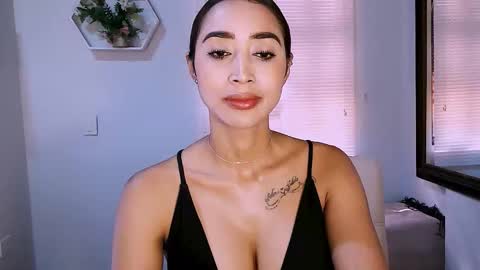 Nycole online show from February 25, 2:16 pm