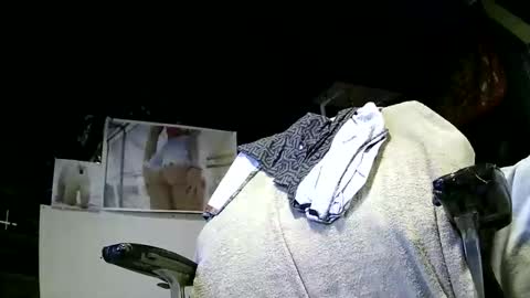 Snapshot of nygal23 chatting on February 14, 9:33 pm nygal23 online show from February 14, 9:33 pm