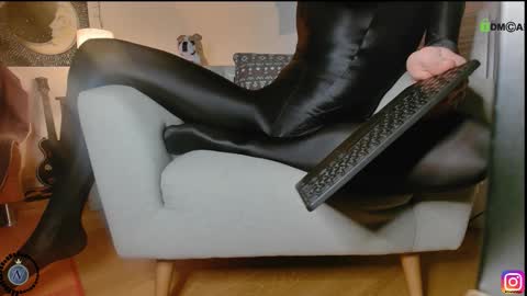 Snapshot of nyl0nnickb0y chatting on September 28, 7:30 pm Nyl0nnickb0y online show from September 28, 7:30 pm