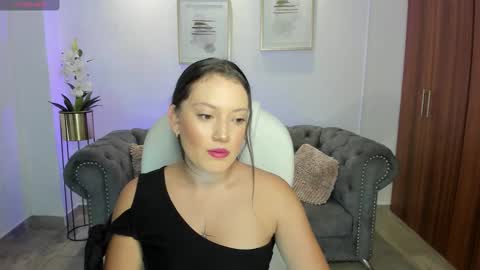 nylaa_rose online show from October 2, 6:48 pm