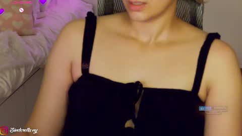 Snapshot of nylaahhh chatting on June 10, 1:17 am Nylaah online show from June 10, 1:17 am