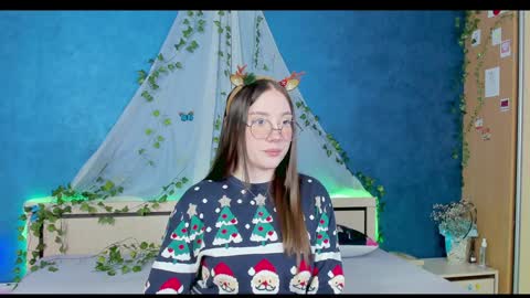 Snapshot of nymphalean chatting on December 15, 7:10 pm Kat online show from December 15, 7:10 pm