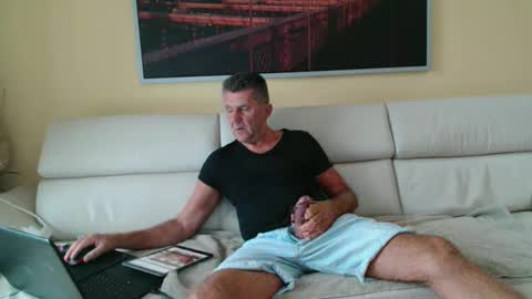 Snapshot of nymphomanboy chatting on October 2, 5:58 am Marc online show from October 2, 5:58 am