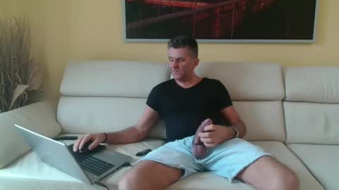 Snapshot of nymphomanboy chatting on November 21, 7:40 am Marc online show from November 21, 7:40 am