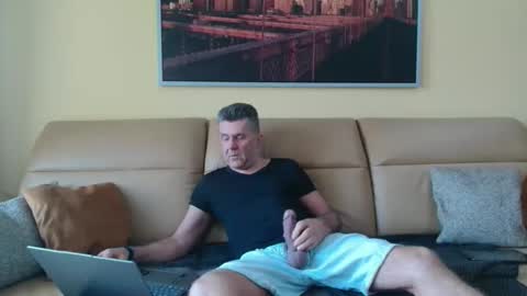 Snapshot of nymphomanboy chatting on February 20, 7:43 am Marc online show from February 20, 7:43 am