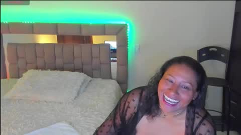 Snapshot of nyomi_browm chatting on October 8, 10:13 am nyomi browm online show from October 8, 10:13 am