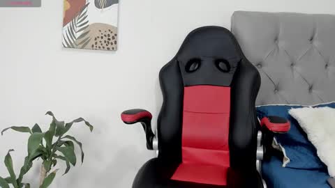 Snapshot of nyra_lux16 chatting on February 14, 7:54 pm Nyra online show from February 14, 7:54 pm