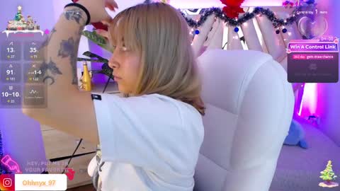 Alex   .    online show from December 19, 4:02 am